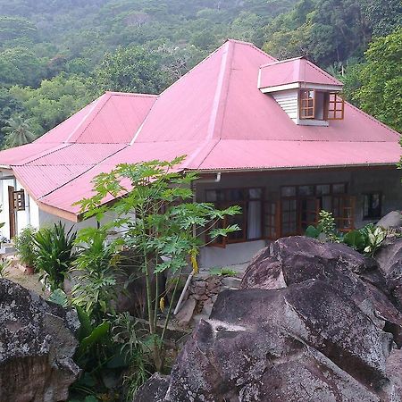 Liane De Mai Bed & Breakfast La Digue Bagian luar foto