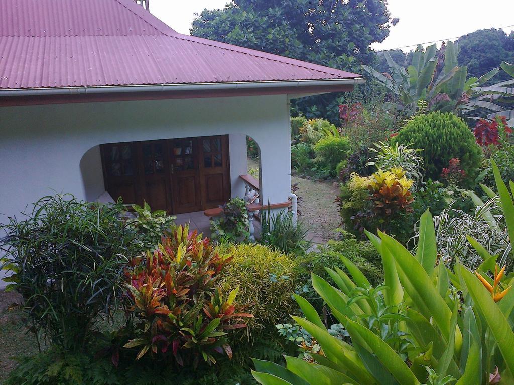 Liane De Mai Bed & Breakfast La Digue Bagian luar foto